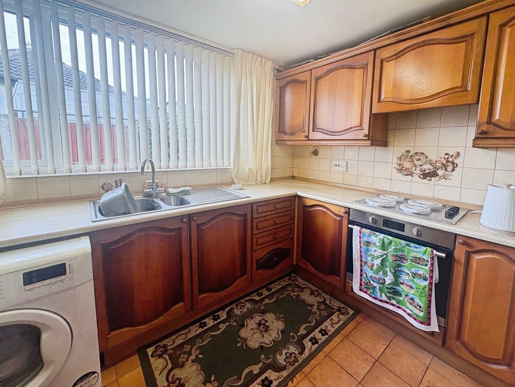 Property photo 2 of 13 Kitchen