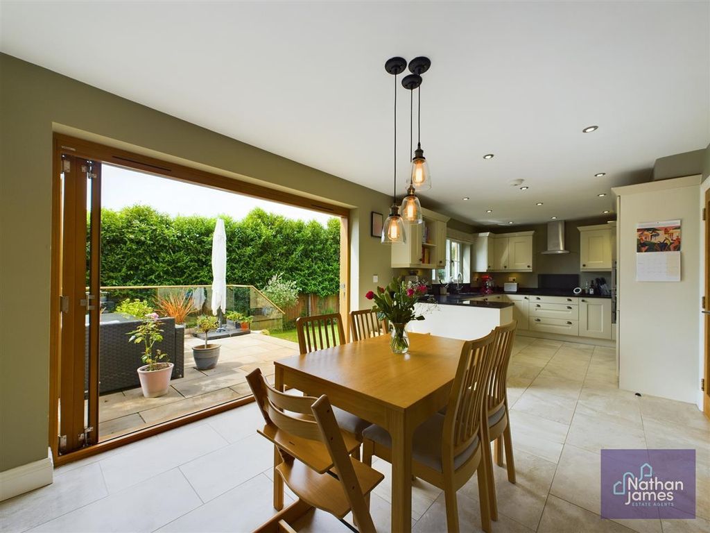 Property photo 3 of 21 Kitchen/Diner