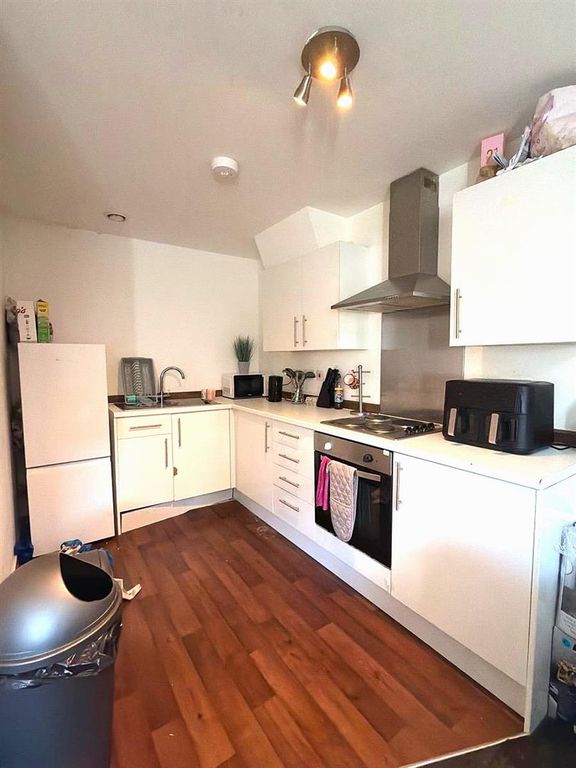 Property photo 3 of 5 6 Compass Kitchen.Jpg