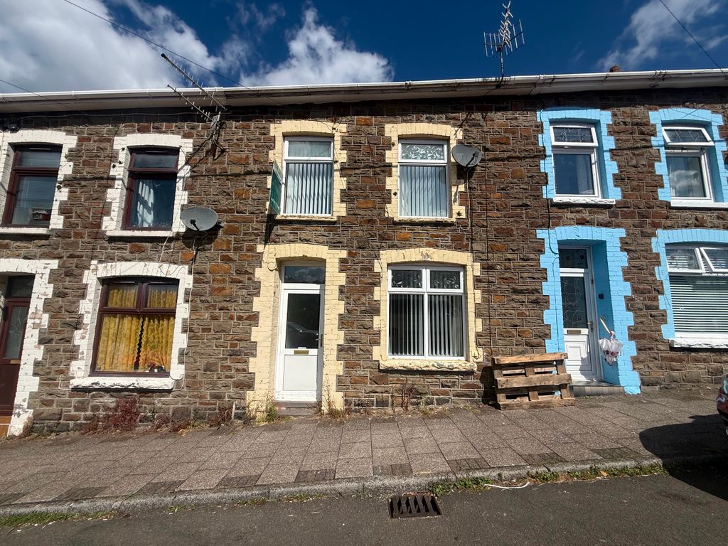 Property photo 1 of 28