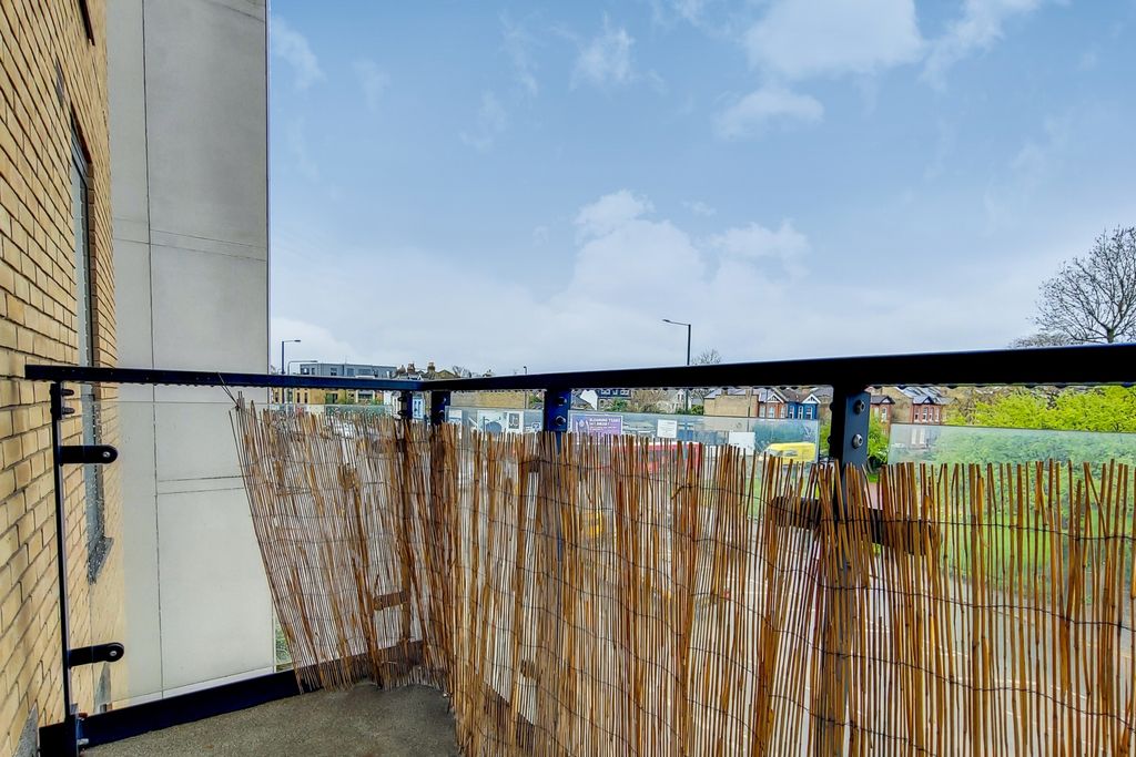 Property photo 3 of 9 Balcony