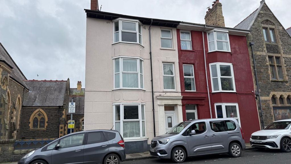 Property photo 1 of 6