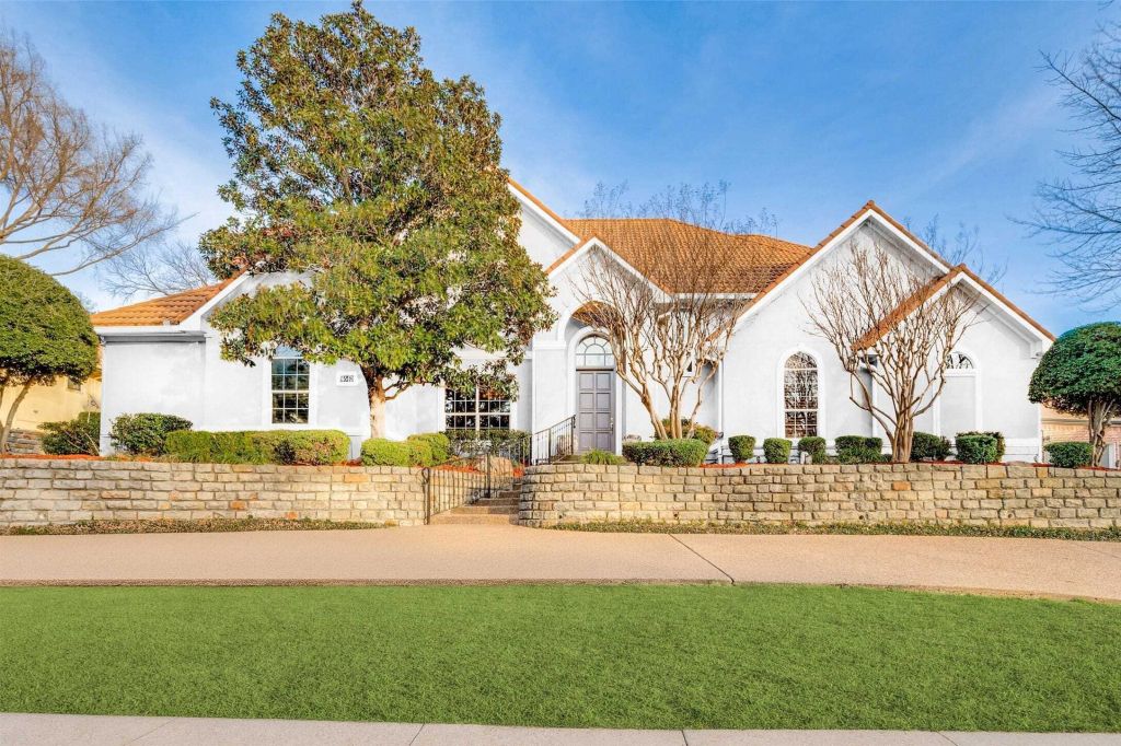 Property photo 1 of 31