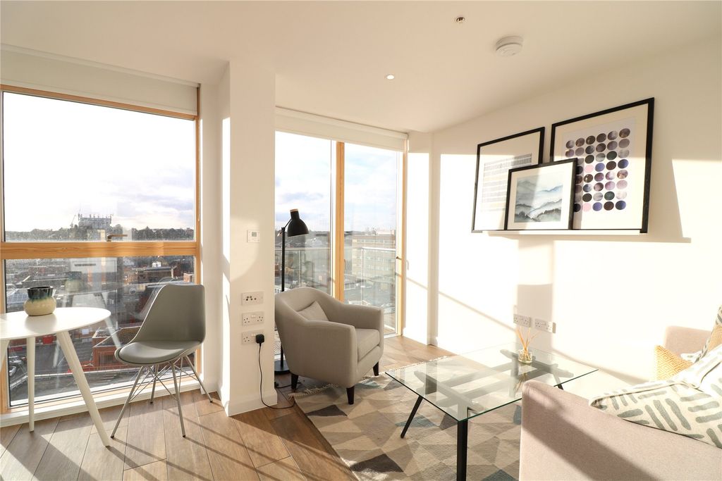 Property photo 2 of 8 Picture No. 01