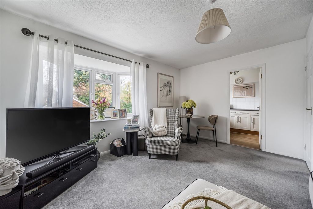 Property photo 2 of 15 1376282-10-69171E688286F.Jpg