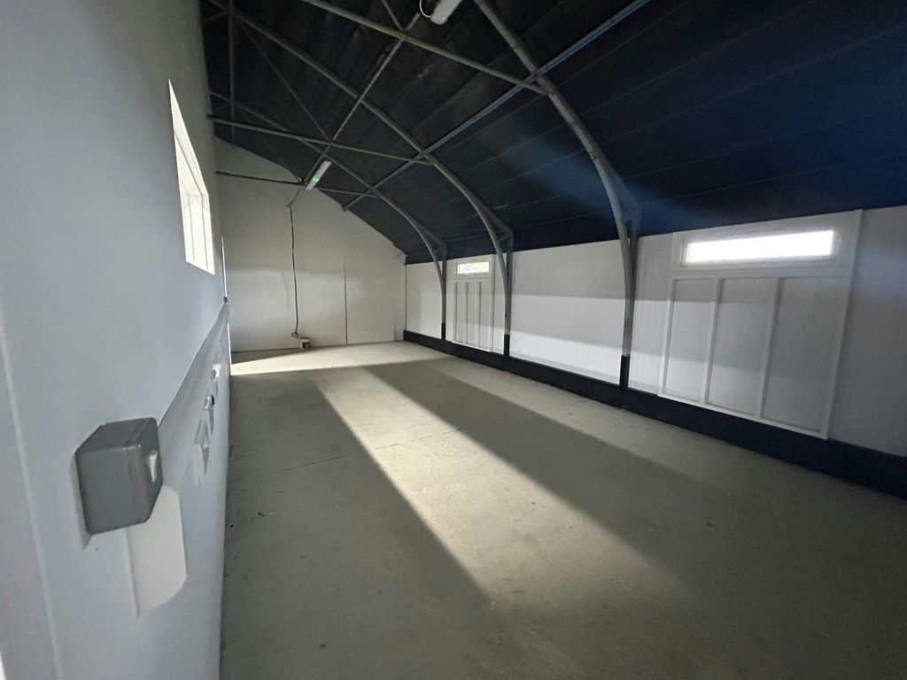 Property photo 3 of 8 7.Jpg