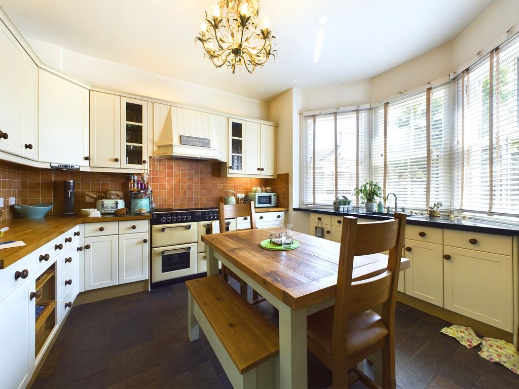 Property photo 2 of 26
