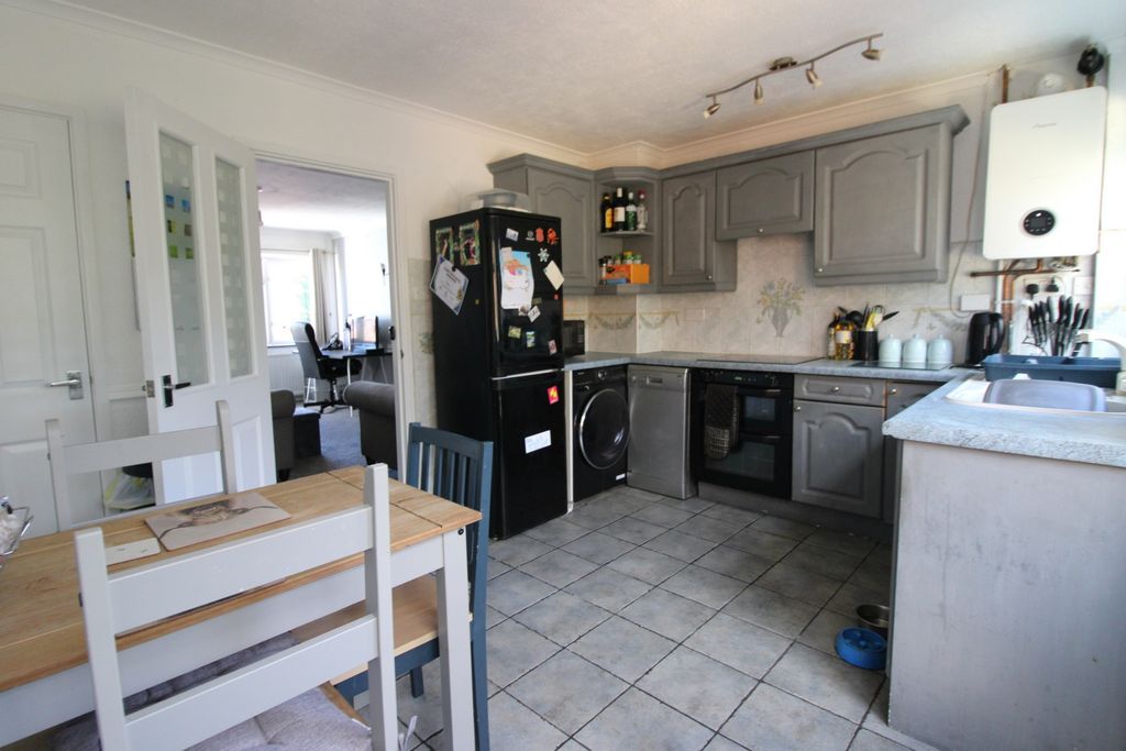 Property photo 3 of 12 Photo 9