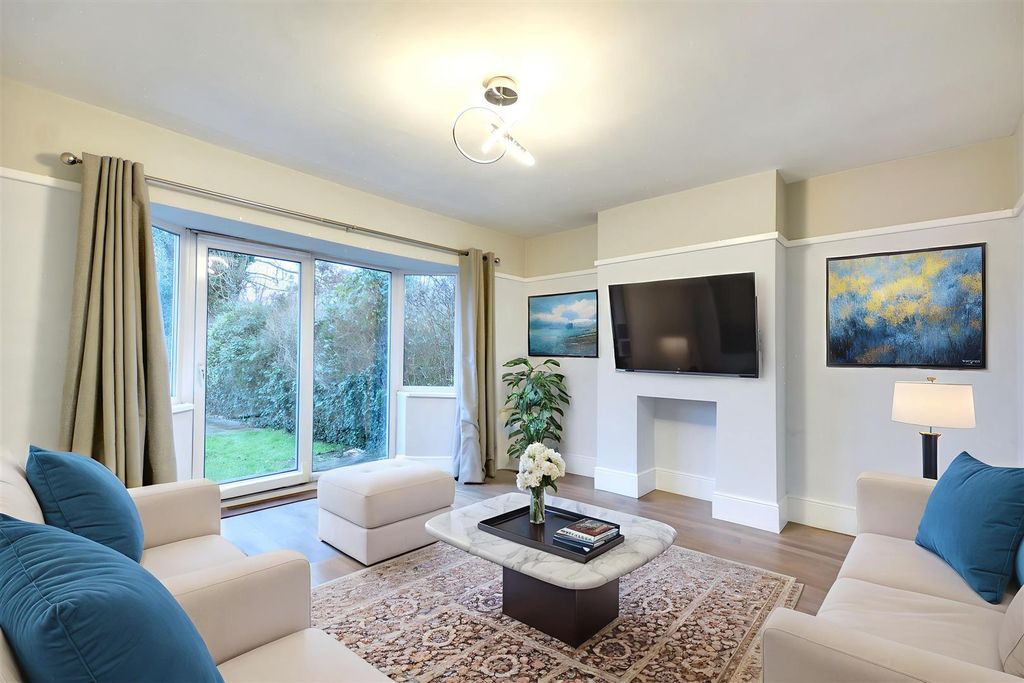 Property photo 2 of 21 Ai Lounge.Jpeg