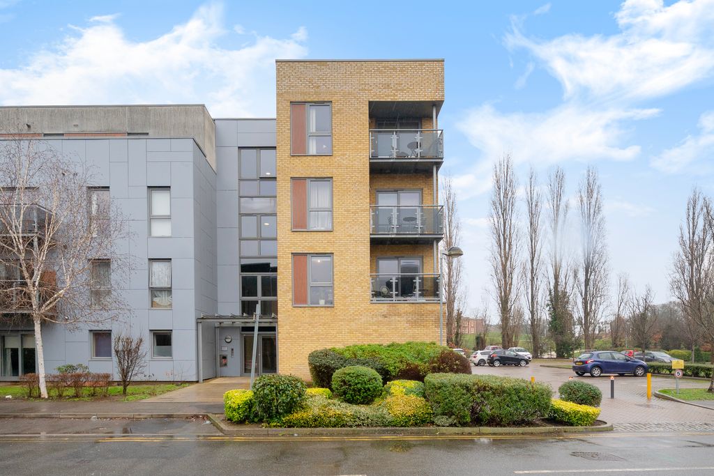 Property photo 1 of 9