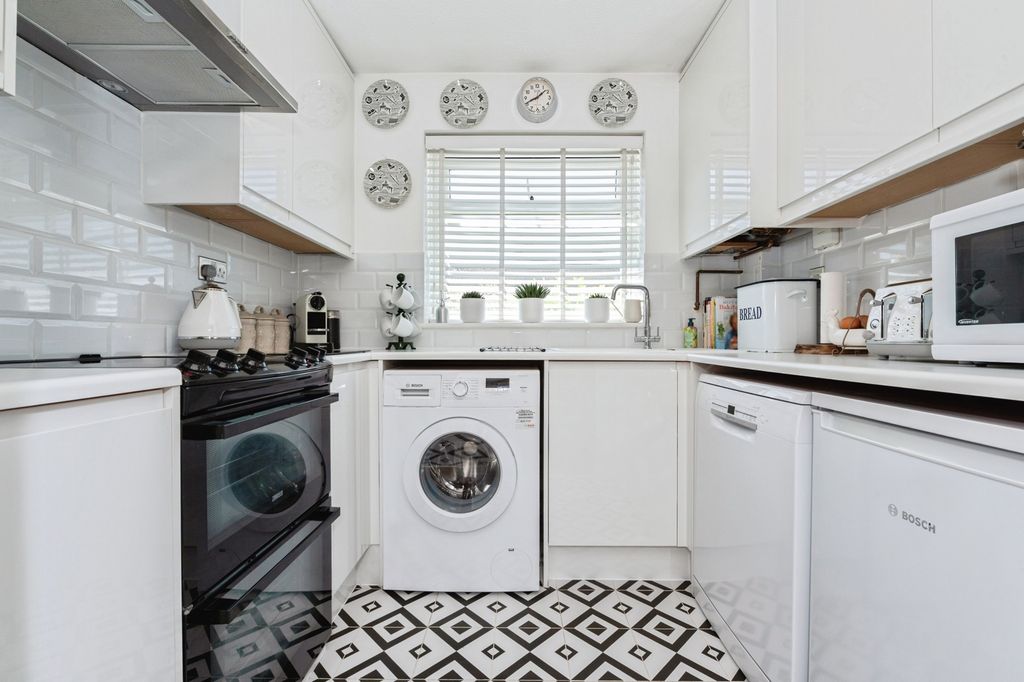 Property photo 3 of 15 Pbox-Img.Jpg