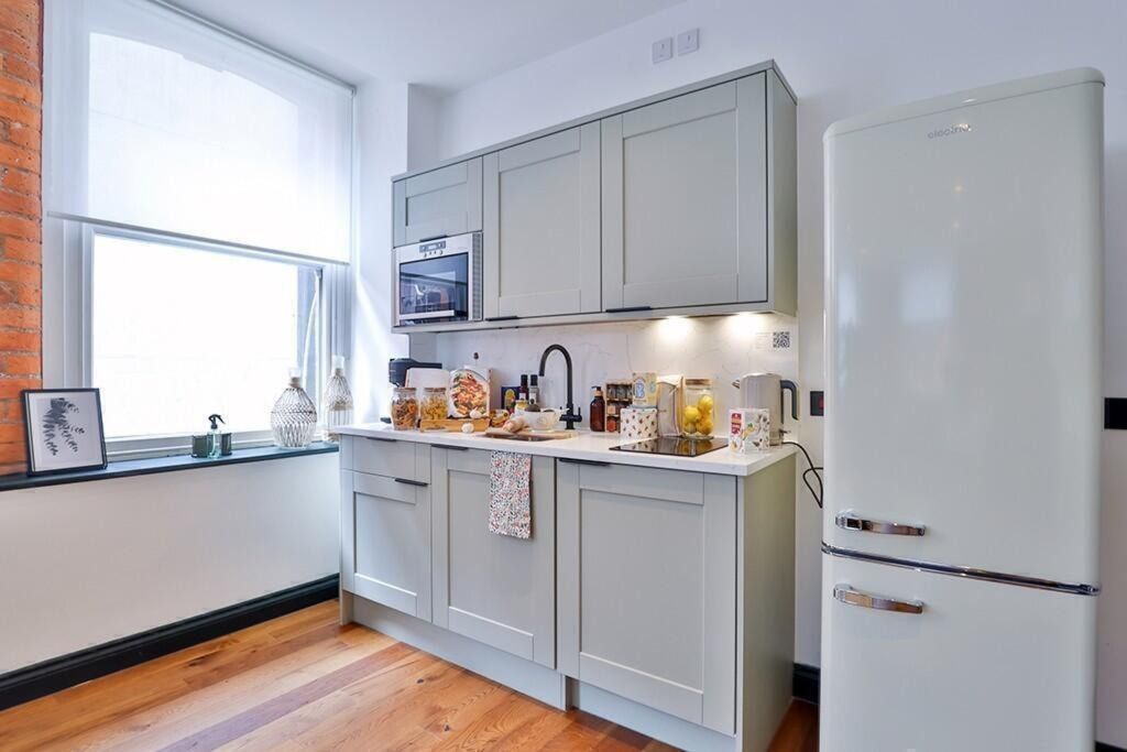 Property photo 2 of 19 Kitchen