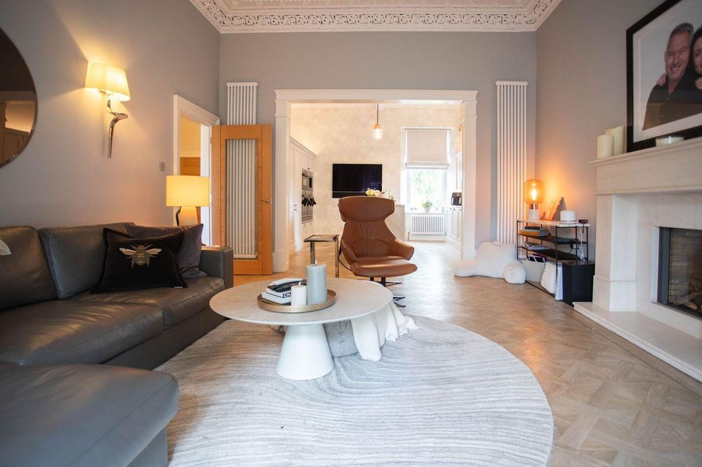 Property photo 2 of 26 Lounge/Kitchen