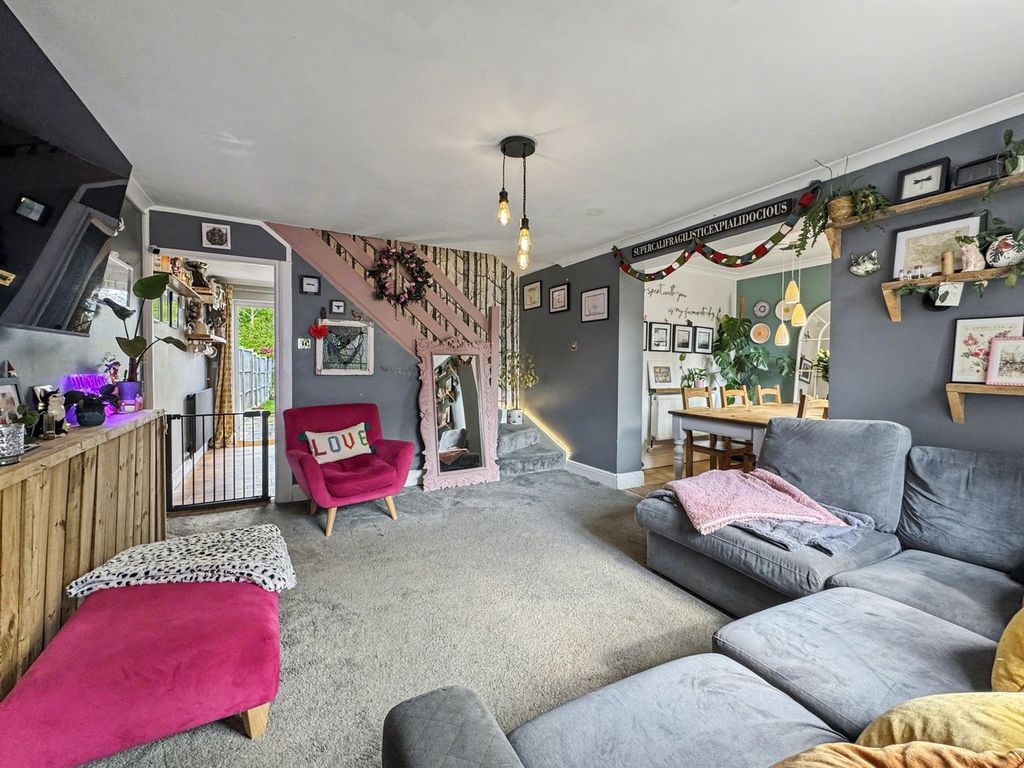 Property photo 2 of 31