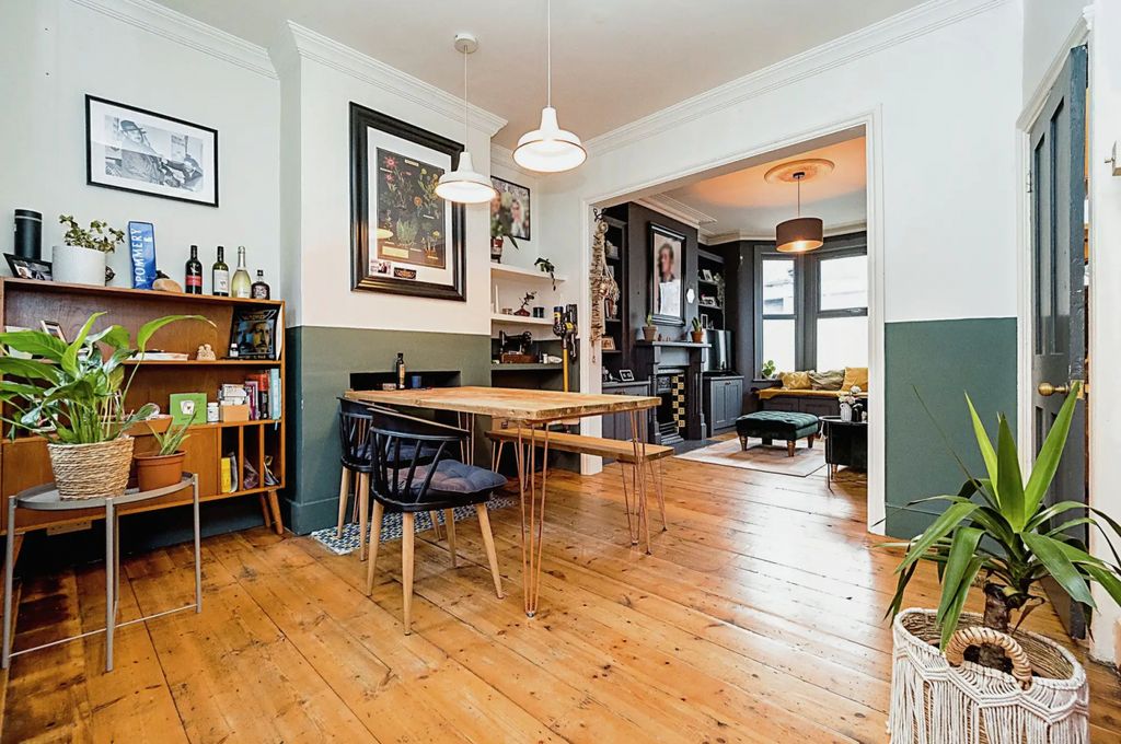 Property photo 3 of 13 Gallery