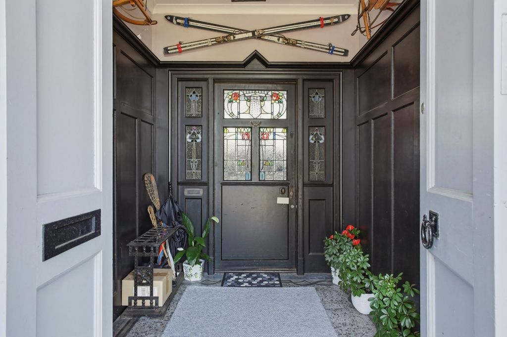 Property photo 2 of 30 Entrance Vestibule