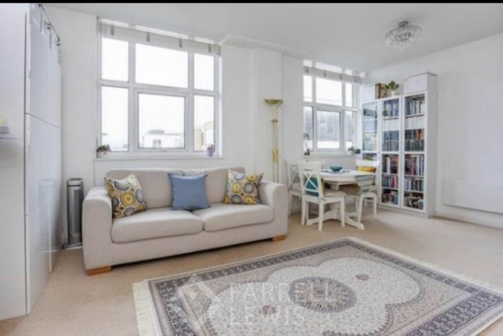 Property photo 2 of 8