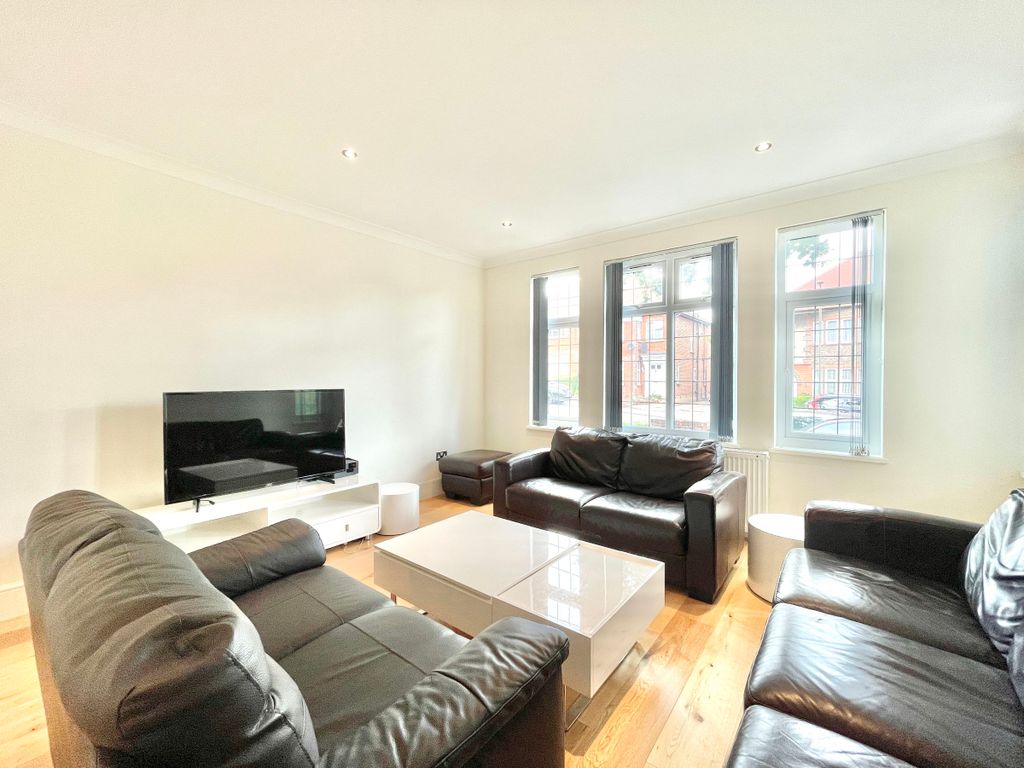 Property photo 3 of 24