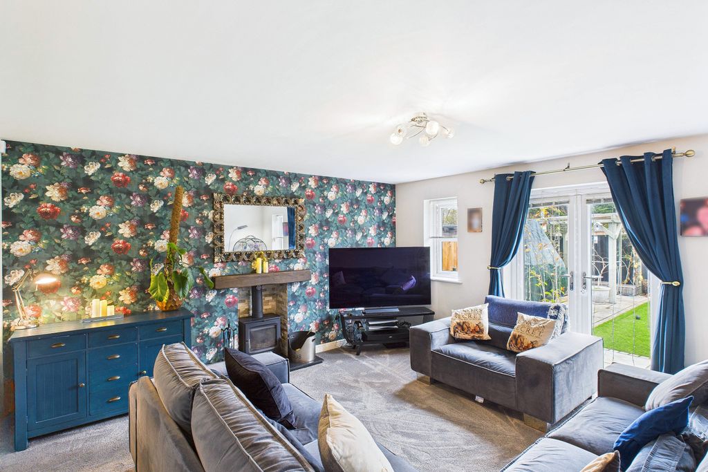 Property photo 2 of 14 Living Room