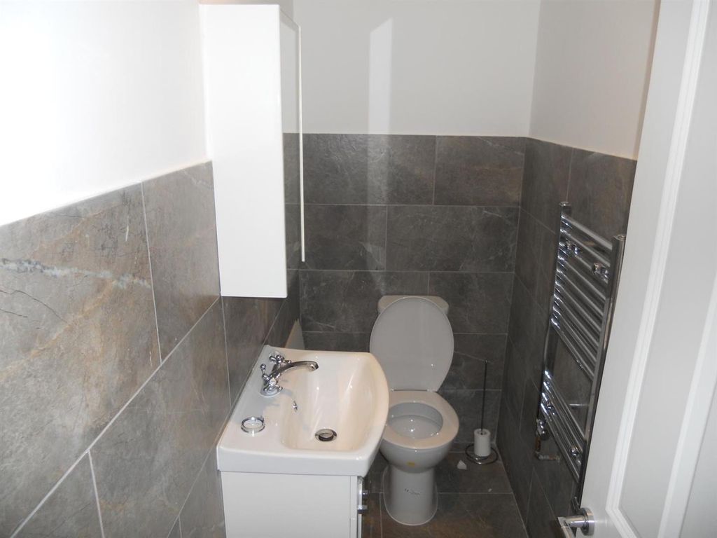 Property photo 2 of 11 5d14F9cd-E2cc-48B1-Ab78-79F8Bd52d558.Jpg