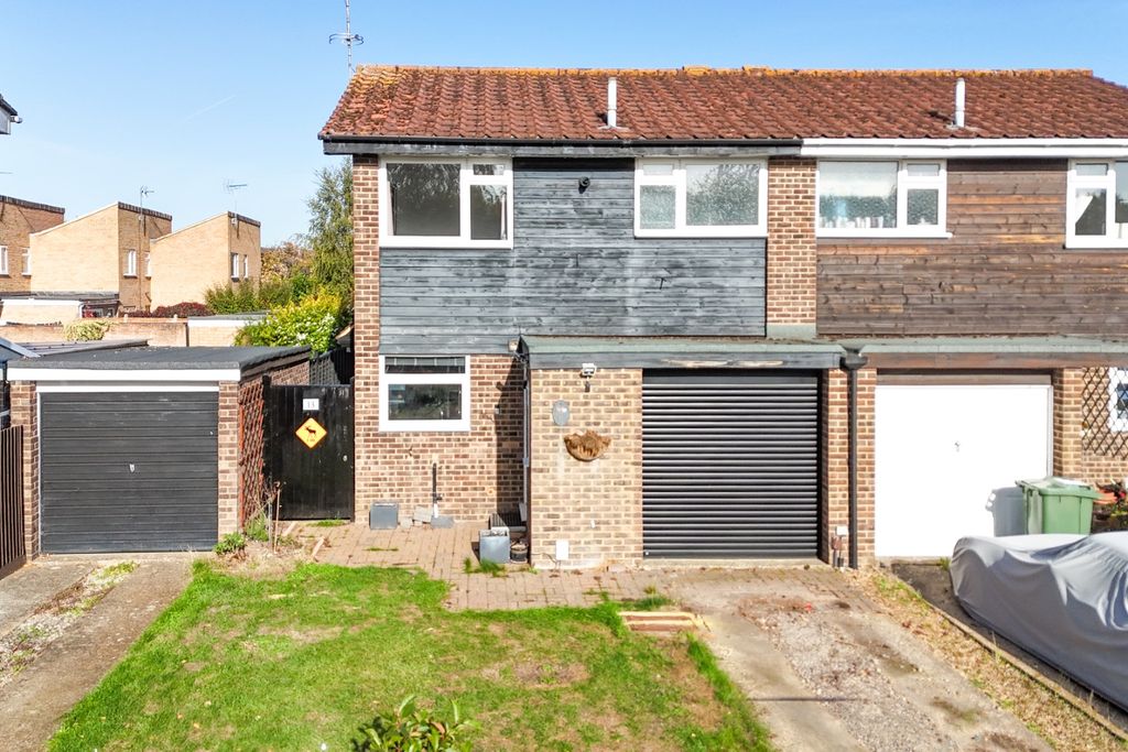Property photo 1 of 12 5595313