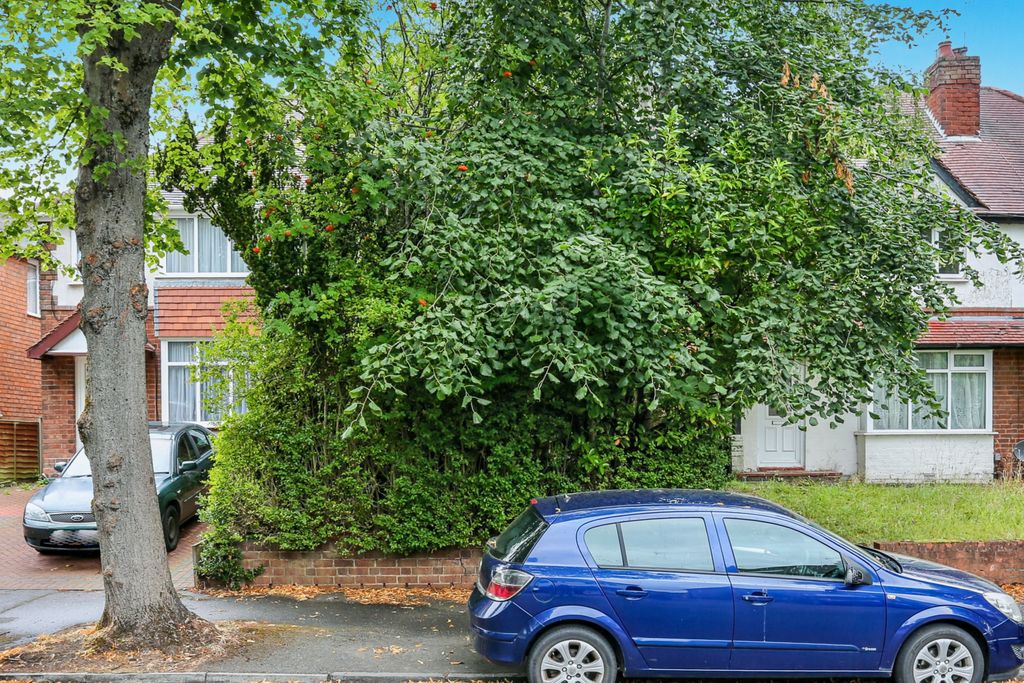 Property photo 2 of 19 73 Mavis Road, Birmingham, B31 2Sb