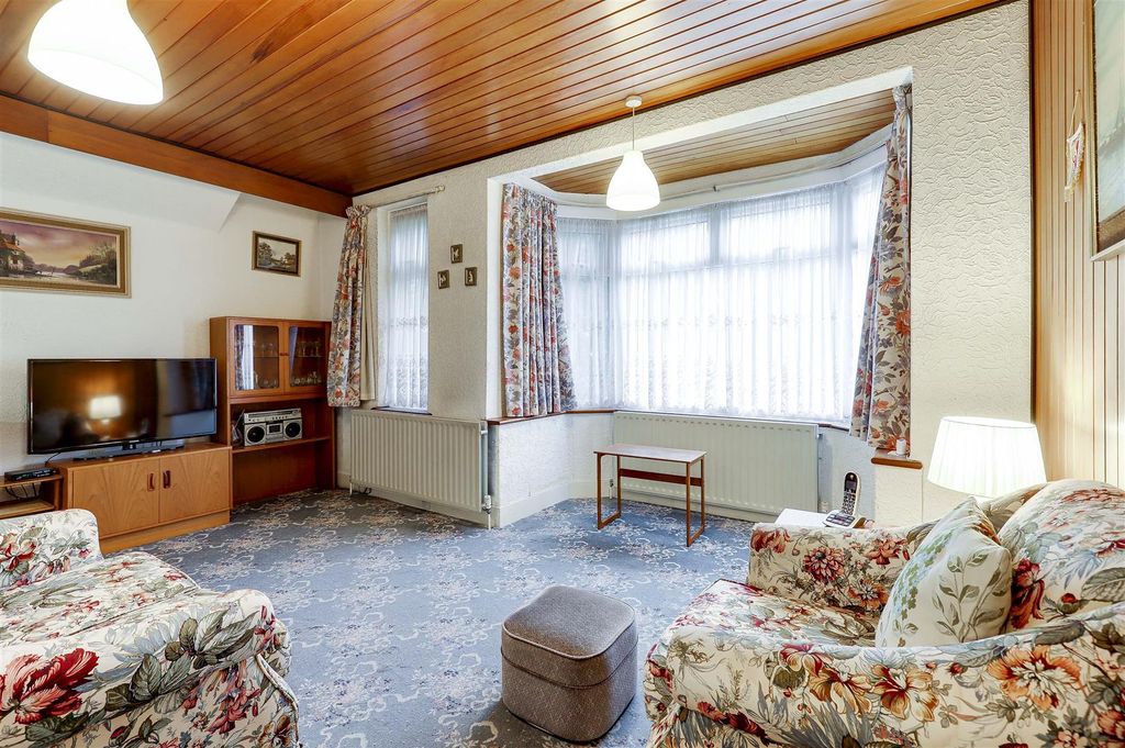 Property photo 3 of 23