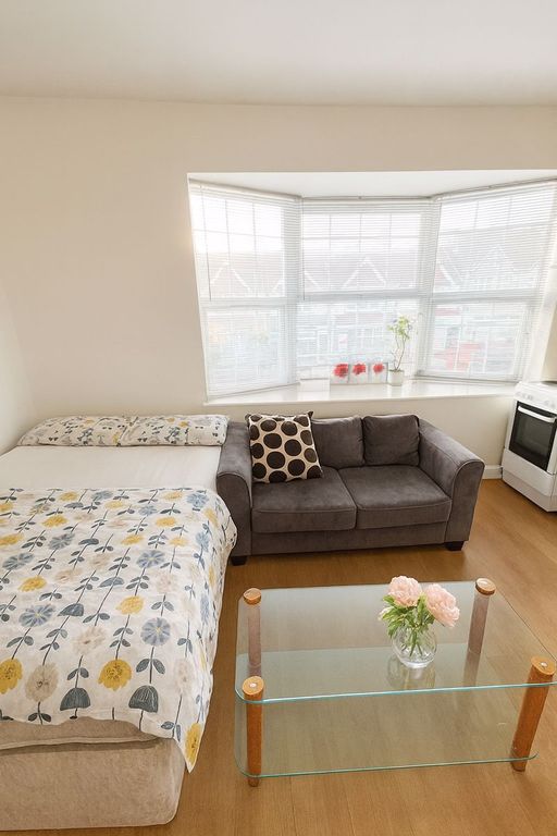 Property photo 1 of 4 Photo 4