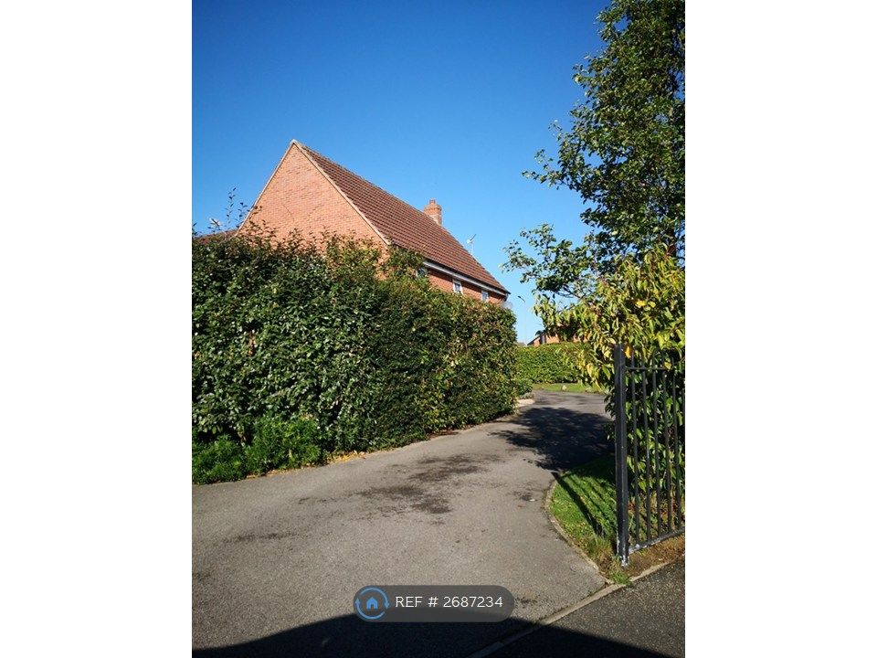 Property photo 2 of 34