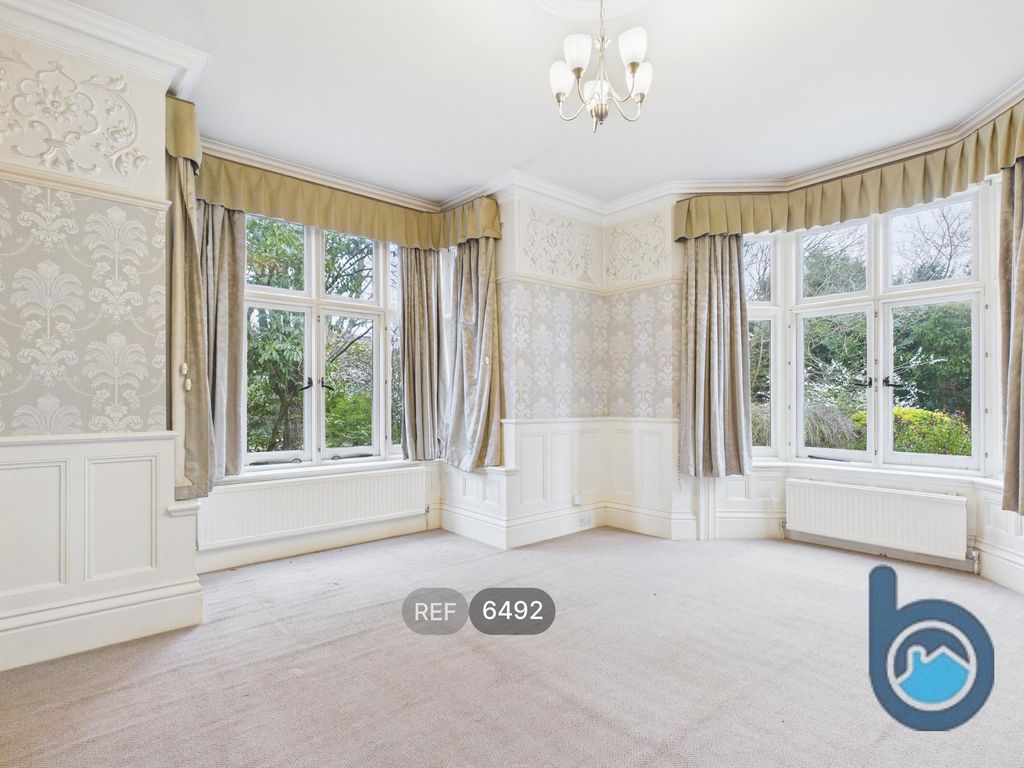 Property photo 2 of 20 Living Room