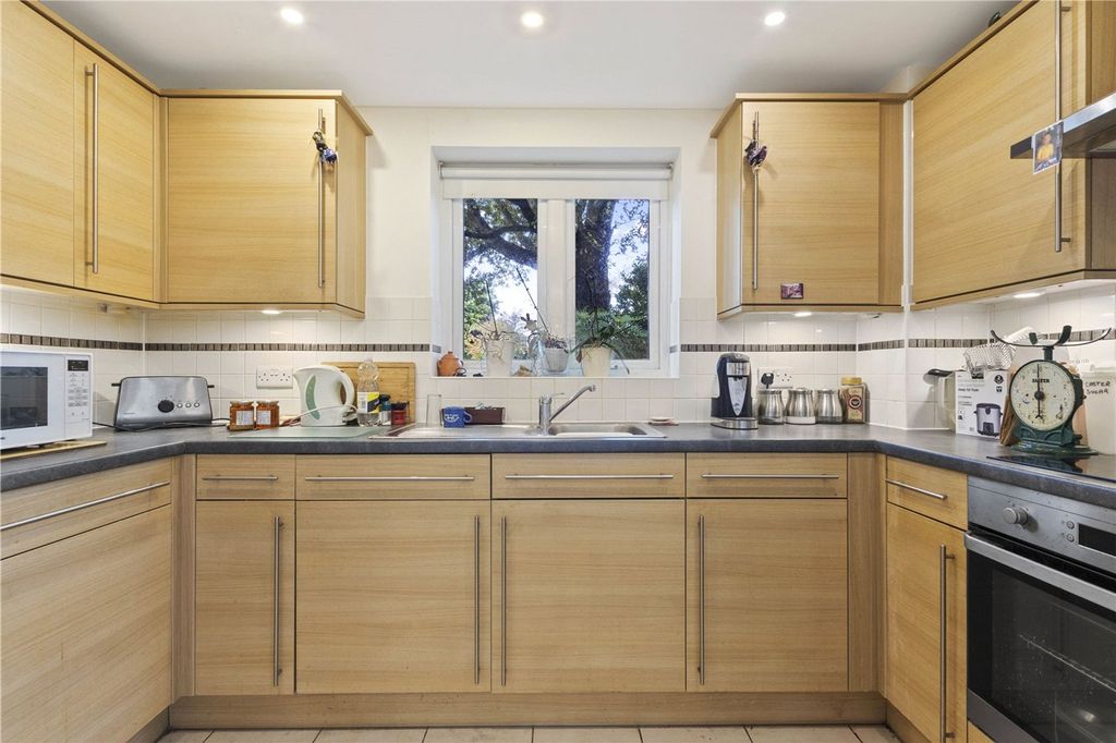 Property photo 3 of 14 Kitchen