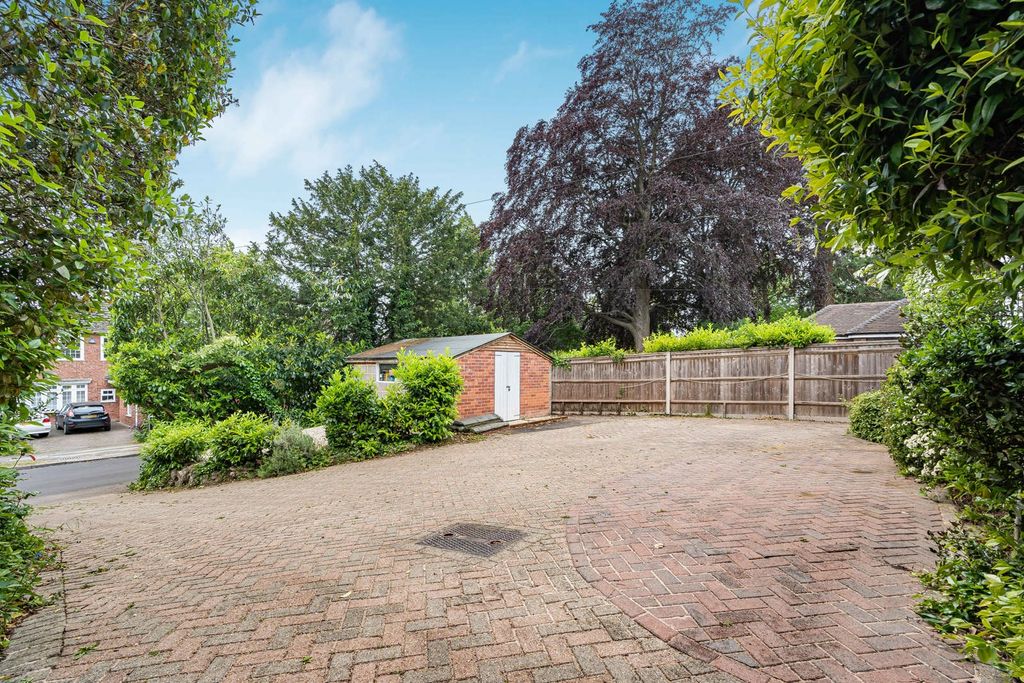 Additional image 26 of 5 bed detached house for saleManor Road, Aldershot, Hampshire GU11