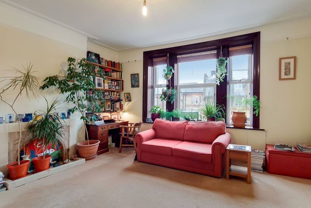 Property photo 2 of 6