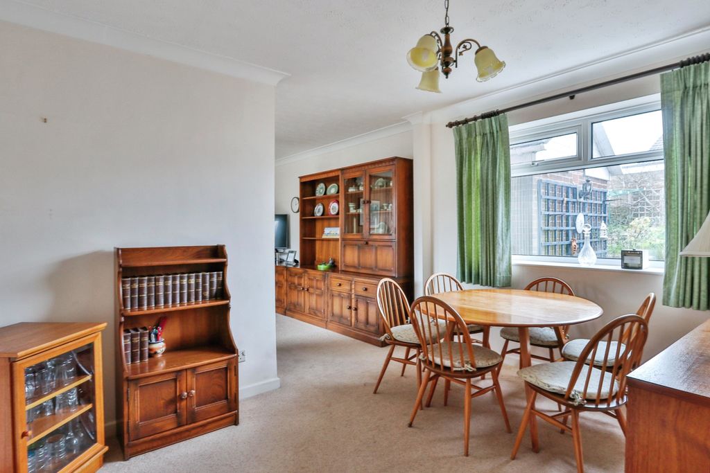 Property photo 3 of 16 Dining Room