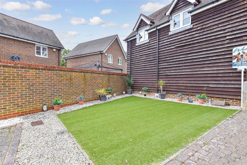 Property photo 1 of 8 Garden