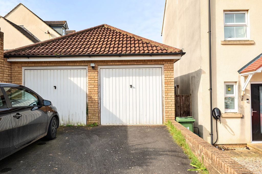 Property photo 2 of 22 1418236-3-69c1242cc4c2c-Arw-1