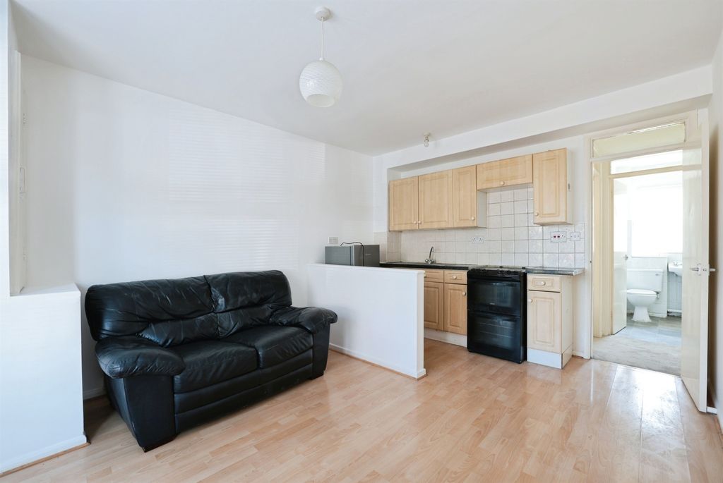 Property photo 3 of 14