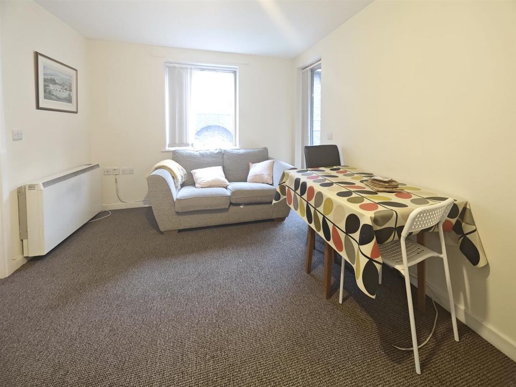 Property photo 3 of 9 F61Fd837-Fa9c-4332-Abea-B76B59F10E44.Jpeg