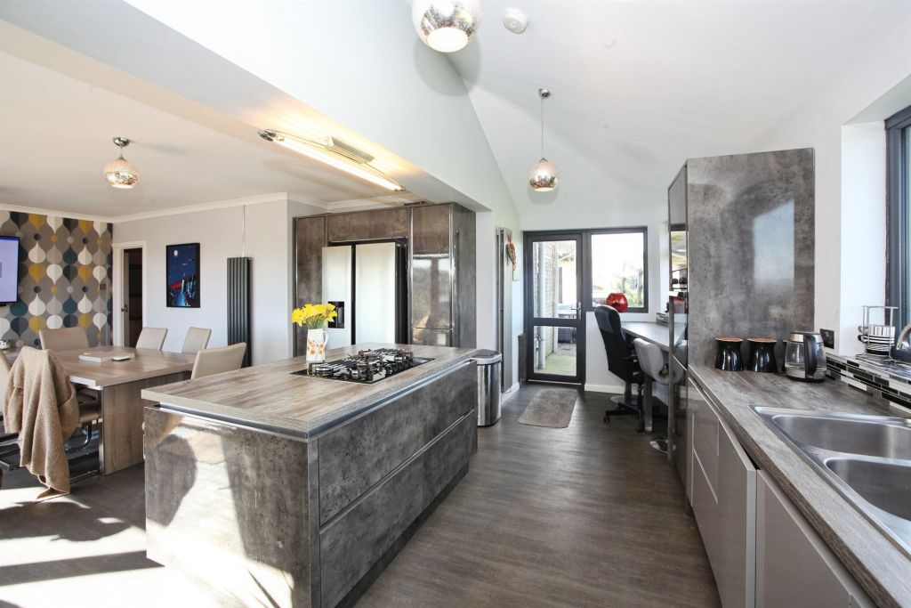 Property photo 2 of 72