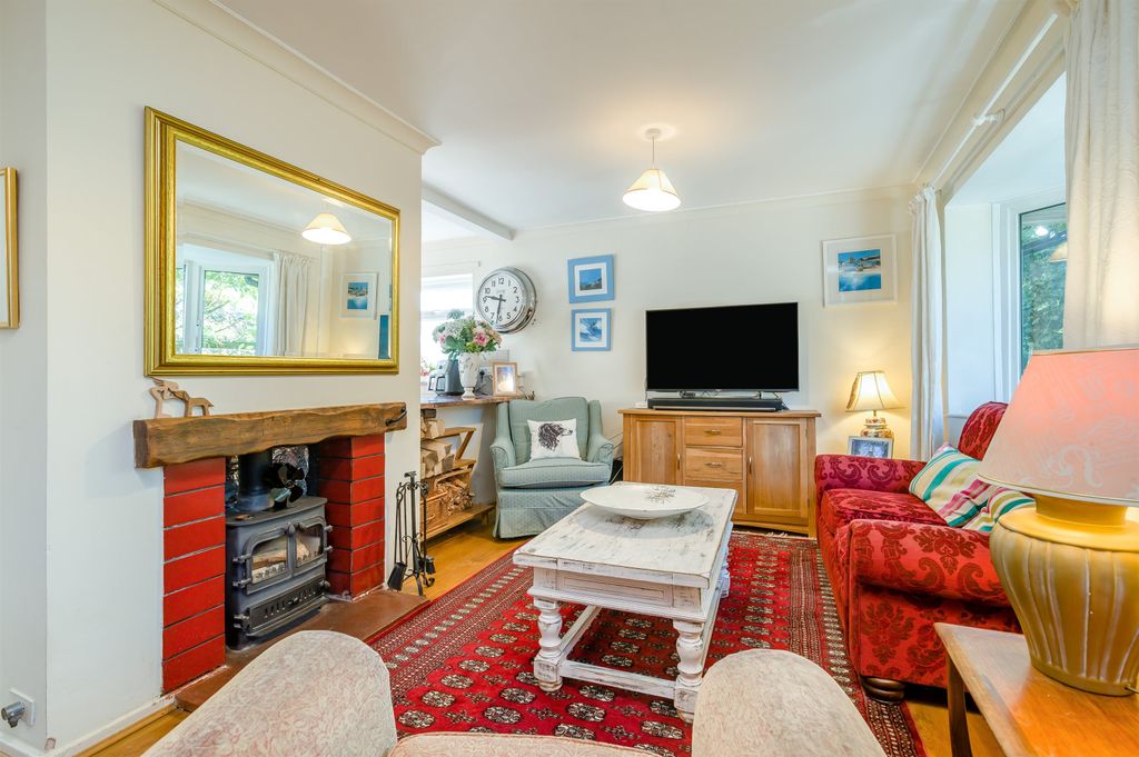 Property photo 2 of 19