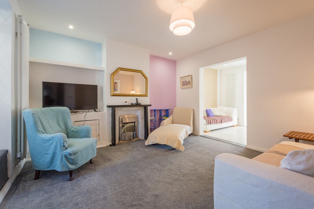 Property photo 2 of 24 2 Old Fosse Road -1