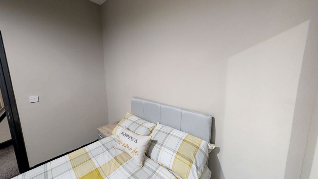 Property photo 2 of 10 R-1-02