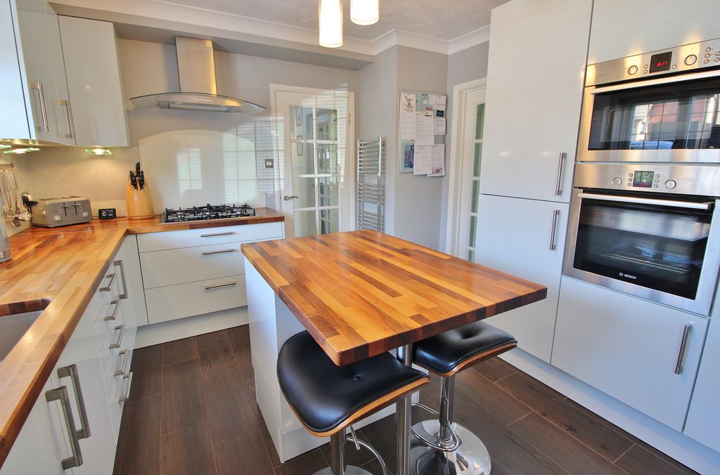 Property photo 3 of 25