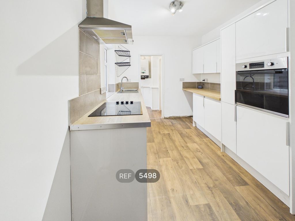 Property photo 3 of 21 Kitchen