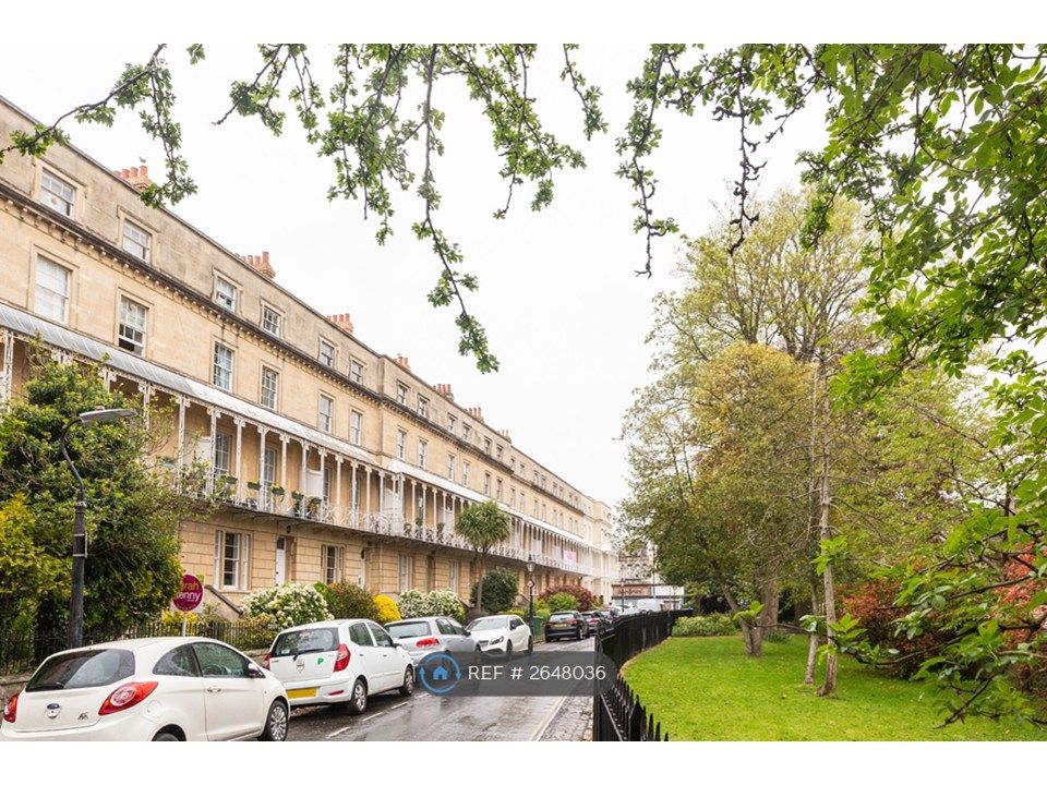 Property photo 2 of 10 Front Garden