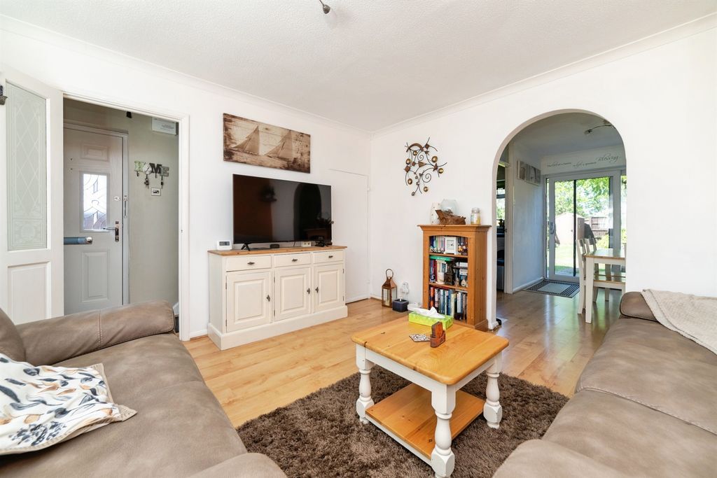 Property photo 2 of 18