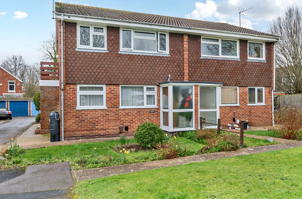 Property photo 1 of 12 1415366-22-698F44...