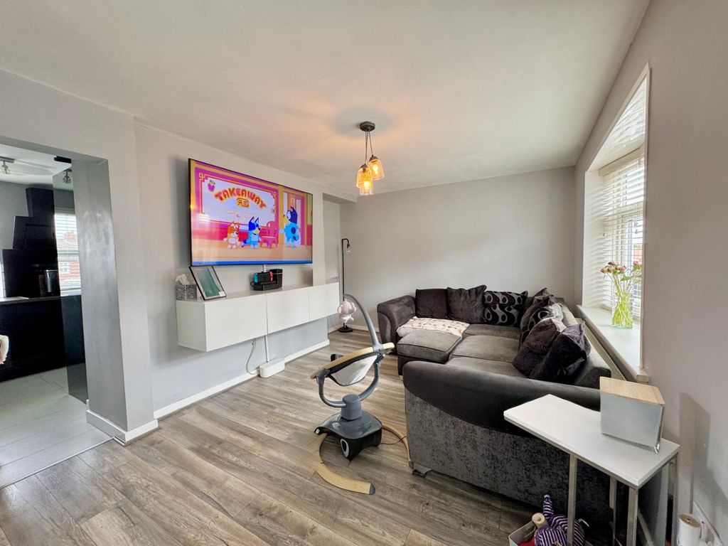 Property photo 2 of 18 70170461-55Aa-4dc0-B9Fe-9Af1Bdcd529B