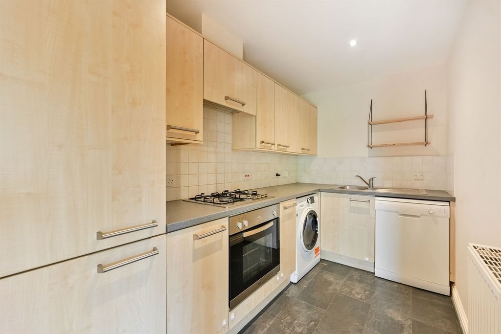 Property photo 2 of 11 Kitchen