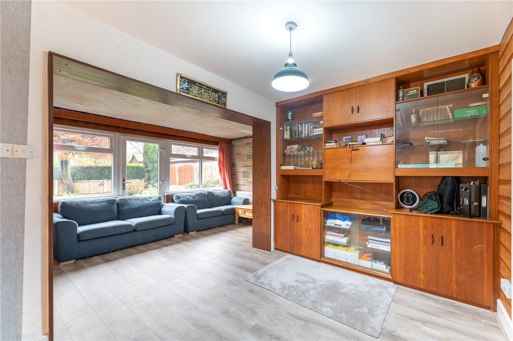 Property photo 3 of 20 Living Room